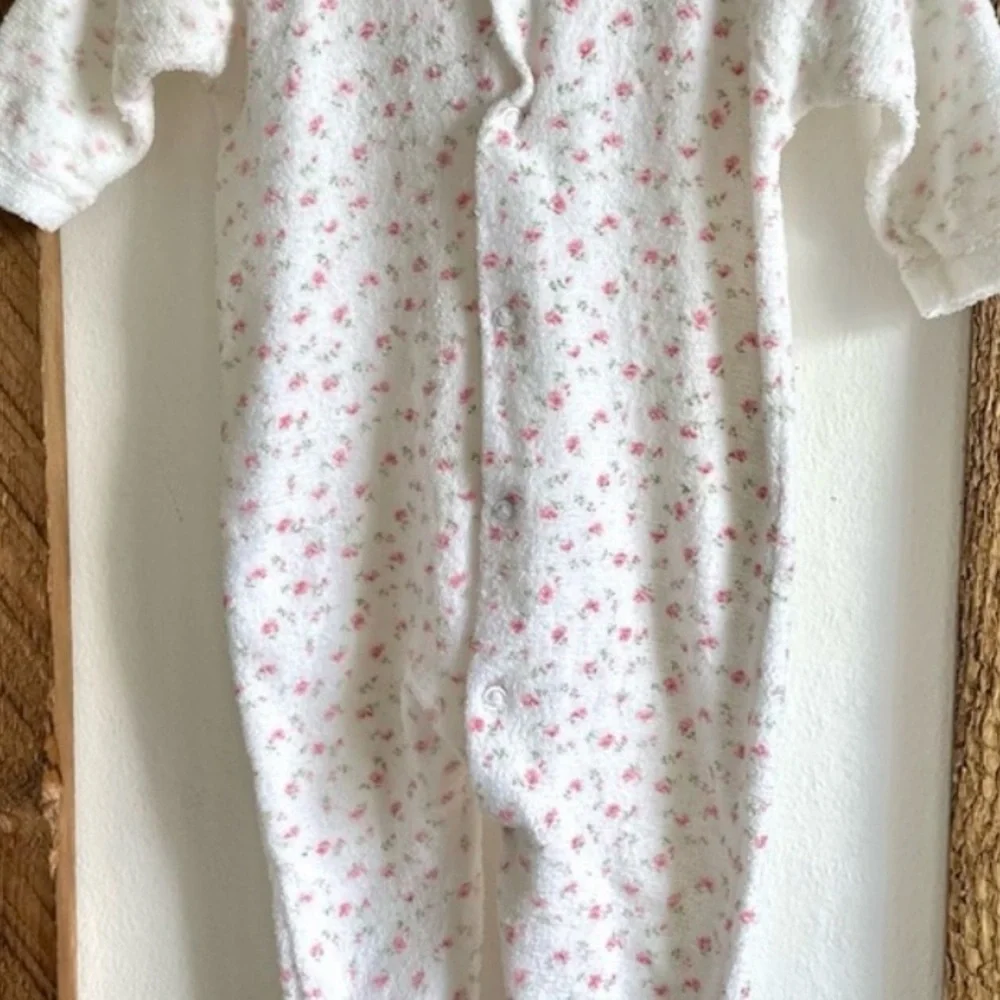 Vintage Baby Girl Clothes 1960s Trim Fit Dainty Floral Footie Pajamas